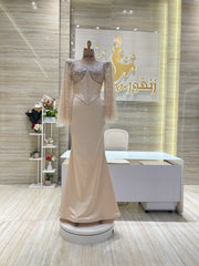 Elegant dress suitable for galas, parties, or special events.